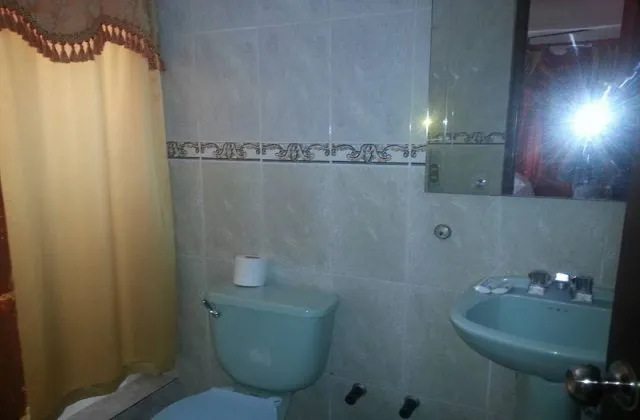 Hotel La Residencia Santo Domingo chambre salle de bain